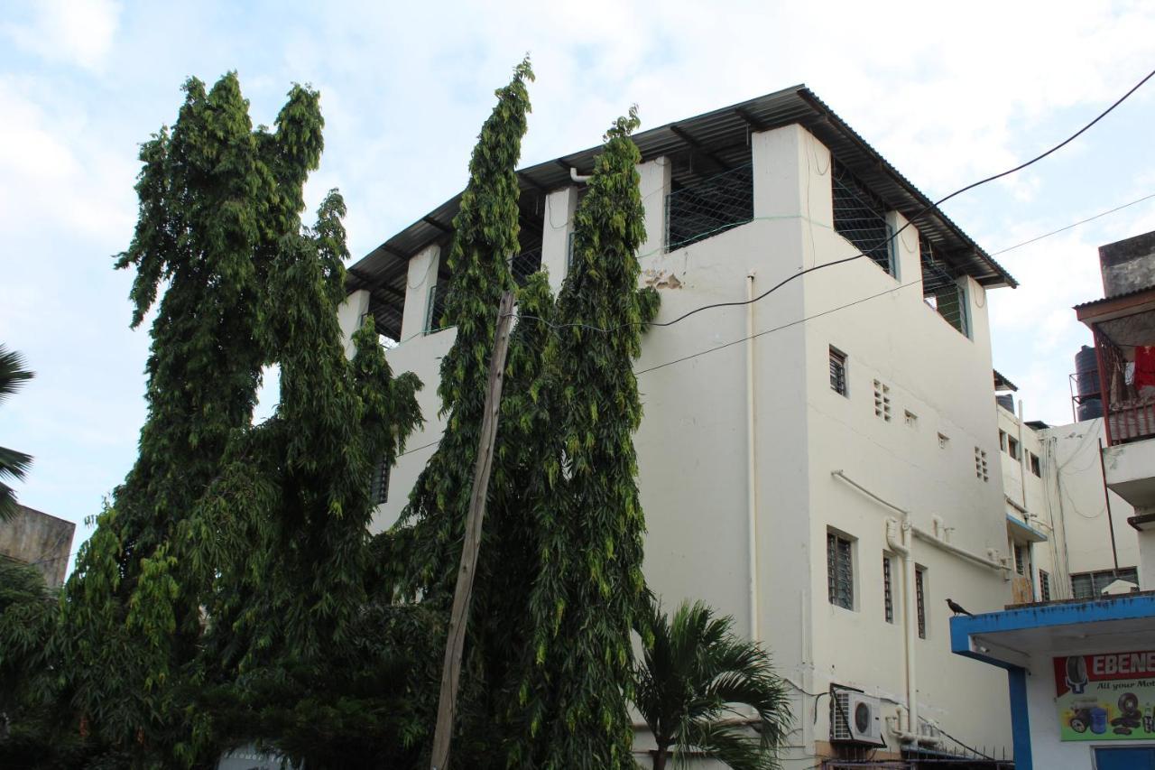 Rembo Hotel Mombasa Exteriör bild